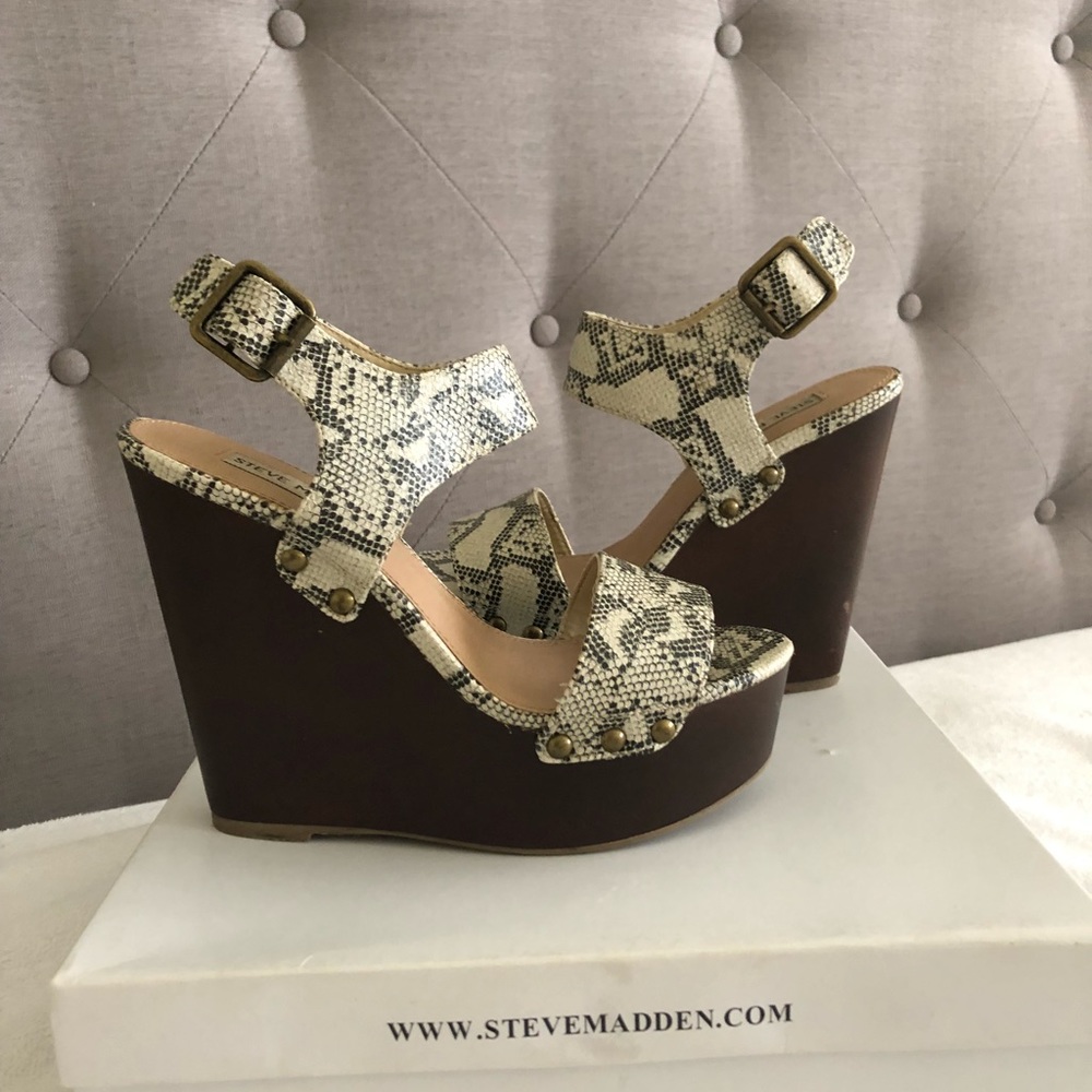 Steve Madden Lucy Natural Snake Wedges